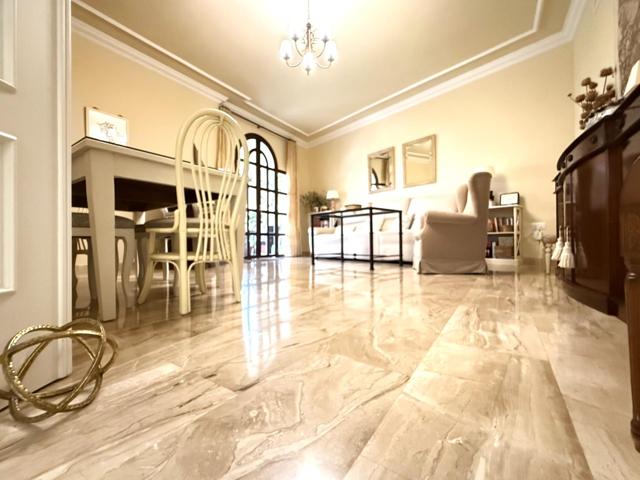 Casa señorial de lujo en el centro de Posadas, lista para entrar a vivir. photo 0