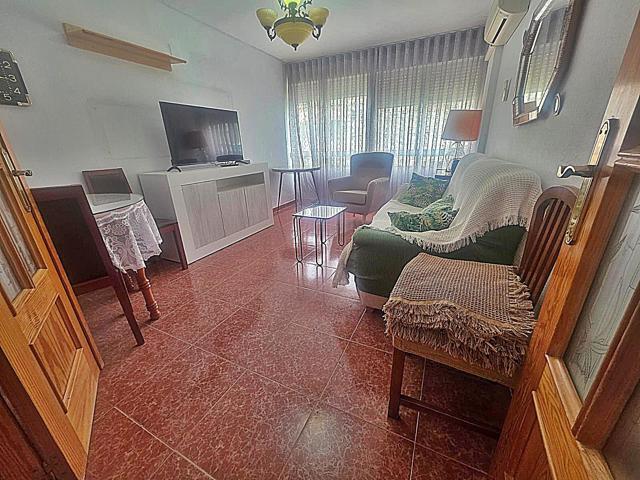 ¡Vive en un cómodo y moderno piso en Parque Figueroa! photo 0