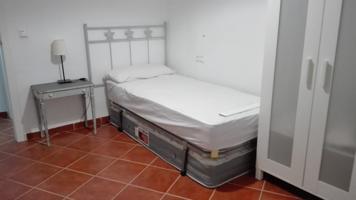 Piso exterior junto a Cruz Conde photo 0