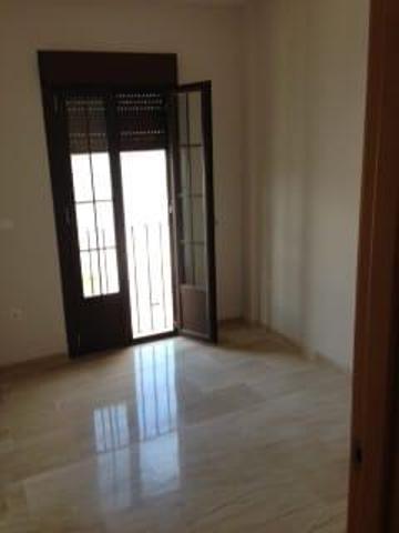 TU HOGAR EN FERNAN NUÑEZ, ESPECTACULAR PISO CON GARAJE Y TRASTERO INCLUIDO EN EL PRECIO photo 0
