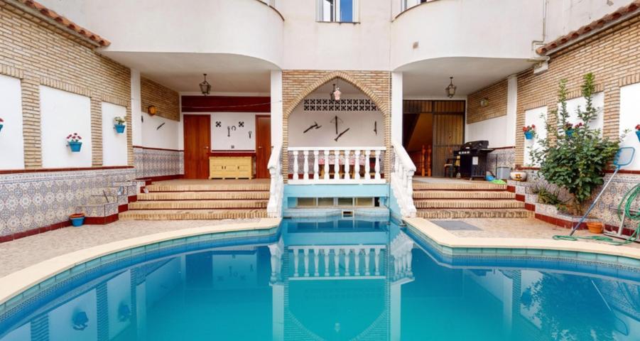 Casa en la Viñuela-Rescatado con piscina propia, 2 pisos, cocheras y mucho más. photo 0