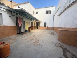 CASA INDEPENDIENTE EN LA MEJOR ZONA DE LA LOCALIDAD DE PEDRO ABAD, PARA REFORMAR A SU GUSTO photo 0