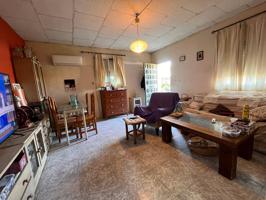 HIPOTECABLE! PRECIOSO CHALET EN PARCELA DE 1548 M2 CON PISCINA Y APARTAMENTO INDEPENDIENTE. EN ALMODOVAR DEL RÍO. photo 0