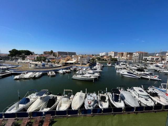 Piso En venta en Cl Del Cap De La Gola, Santa Margarida, Roses photo 0