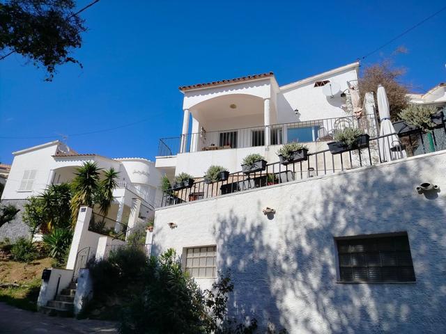 Unifamiliar Pareada En venta en Calle Bilbao, Nord, Roses photo 0