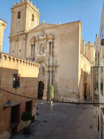 ESTUPENDO PISO para reformar en pleno centro de Elche photo 0