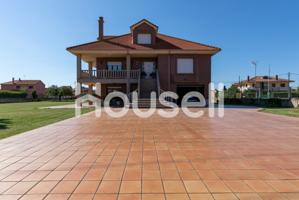 Casa en venta de 555 m² en Calle Polideportivo , 24231 Cembranos (León) photo 0