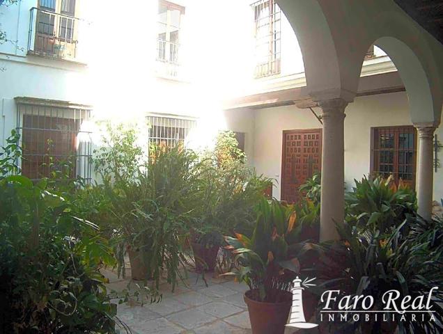 Casa De Pueblo en venta en Sanlúcar de Barrameda de 500 m2 photo 0