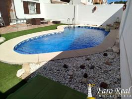 Pareado en venta en Avda. Al-Andalus photo 0