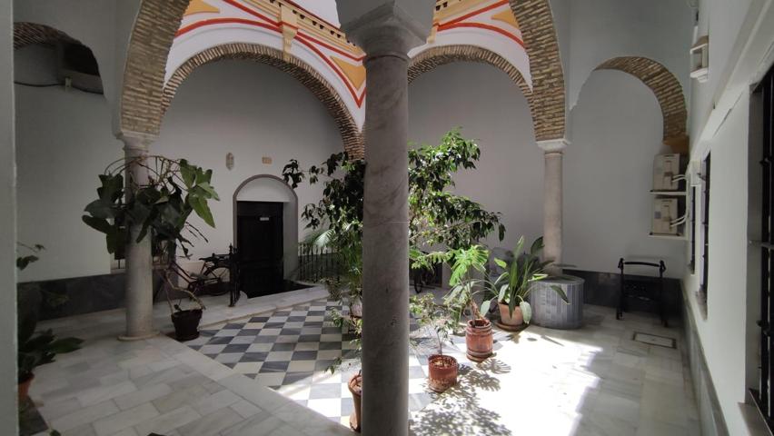 BONITA VIVIENDA PARA ENTRAR A VIVIR CON ASCENSOR -ZONA AYUNTAMIENTO- photo 0