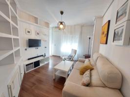 ALQUILER DE PISO DE TRES DORMITORIOS AMUEBLADO JUNTO A PLAZA SANTA RITA photo 0