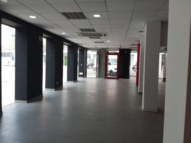 LOCAL COMERCIAL EN ZONA CENTRICA photo 0