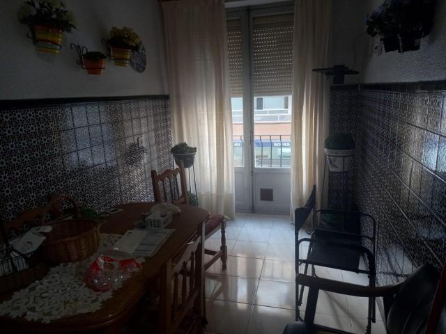 Primera planta sin ascensor en Pisos Azules photo 0