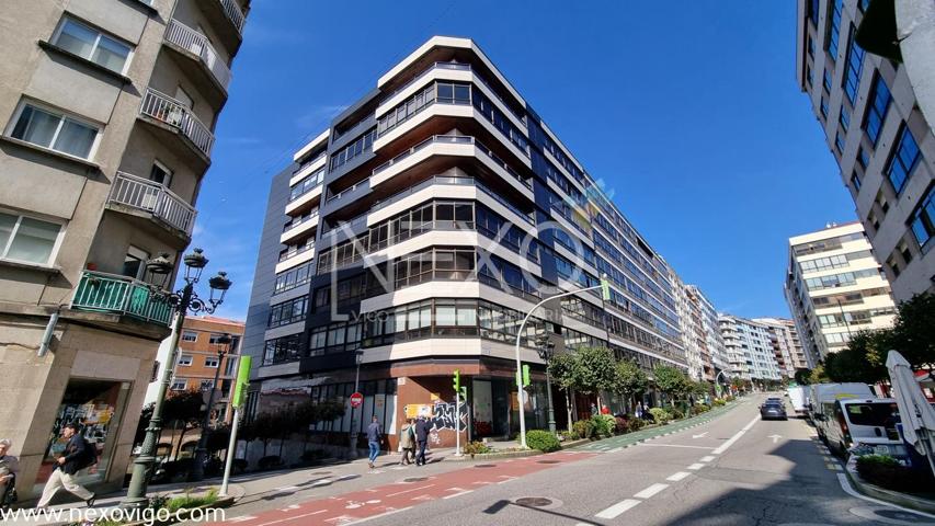Gran piso en Camelias con terraza de 27m² y garaje photo 0