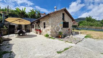 Casa de piedra con gran parcela en Moaña photo 0