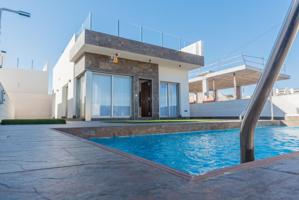 Villas contemporáneas ubicadas junto al exclusivo campo de golf de Villamartí­n, orientadas al Sures photo 0