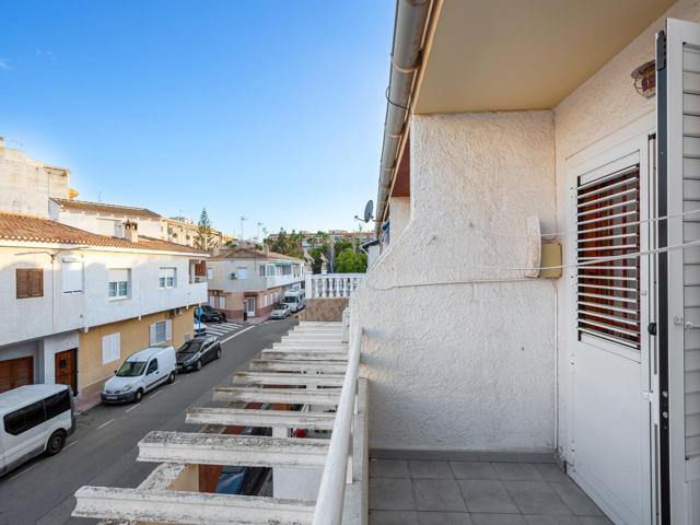 Adosado de dos plantas con terraza + patio + GARAJE CERRADO a 350m de la playa del Acequión photo 0