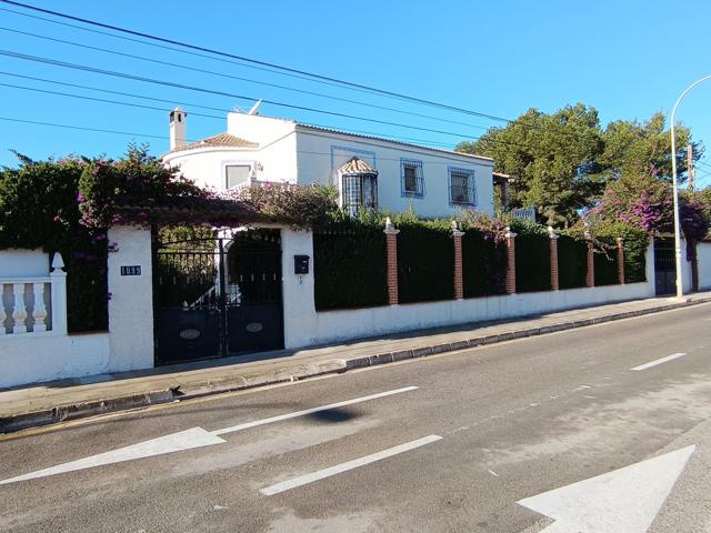 CHALET INDEPENDIENTE EN URBANIZACION SAN LUIS, TORREVIEJA photo 0