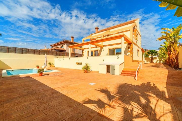 Villa en Urbanización Aguas Nuevas (Torrevieja ) photo 0