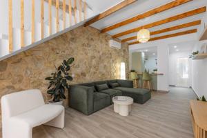 Casa reformada en el corazón de Torrevieja con orientación sur y a solo 650 metros del mar photo 0
