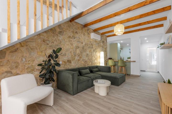 Casa reformada en el corazón de Torrevieja con orientación sur y a solo 650 metros del mar photo 0