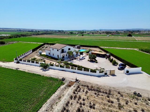 Villa de lujo ecoeficiente en Dolores (Alicante) – 4-5 dormitorios, 425 m² construidos en parcela de 21.000 m², construida según estándar Passive House y con licencia de ocupación. photo 0