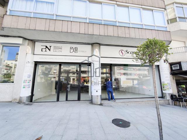 Local comercial de 363m2 en planta principal photo 0