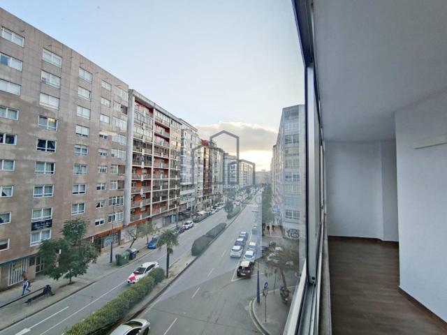 Piso de dos dormitorios con cocina y baño reformados. photo 0