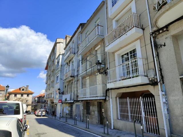 Piso de 77m2 a reformar en calle Pracer. photo 0