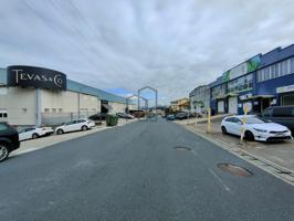 Nave de 763m2 con zona exterior en Coruxo - zona comercial de Gandara photo 0