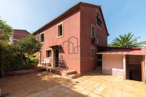 Casa con jardín en Vilariño - Cangas photo 0