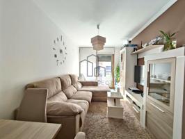 Piso del año 2009 con tres dormitorios y garaje en pleno centro de Moaña photo 0