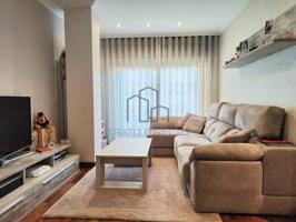 Moderno y amplio apartamento de pocos años con terraza y plaza de garaje. photo 0