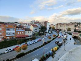 Piso de 86m2 con ascensor y garaje en Martinez Garrido. photo 0