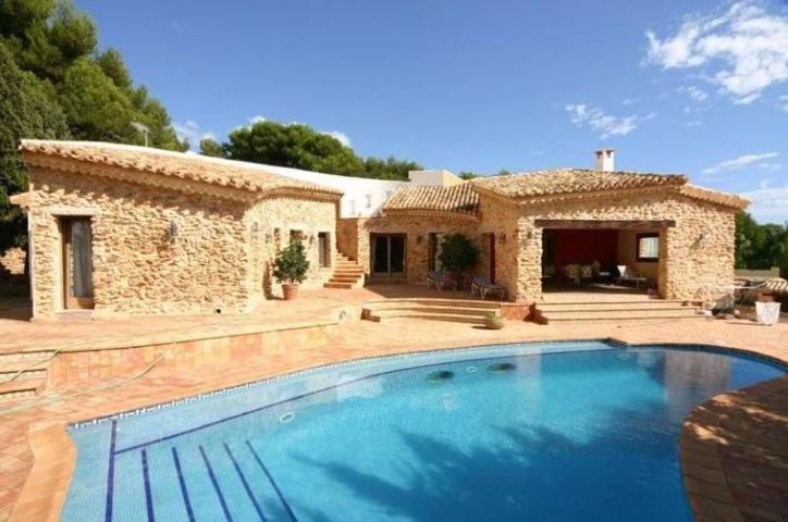 Casa con terreno en venta en Moraira, Cap Blanc photo 0