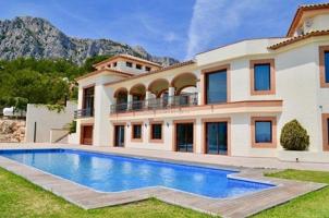 Chalet en venta en Guadalest photo 0