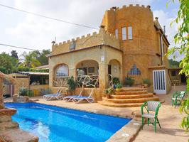 Casa con terreno en venta en Orihuela Costa photo 0