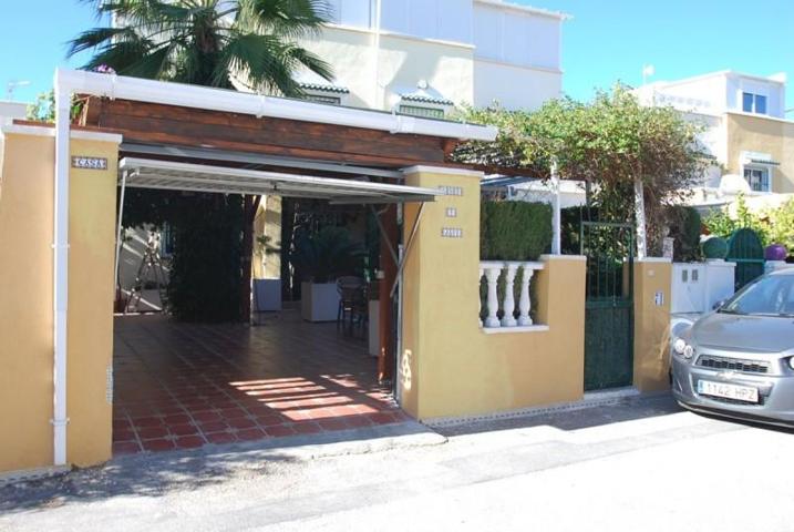 Bungalow en venta en Orihuela Costa, Las Mimosas photo 0