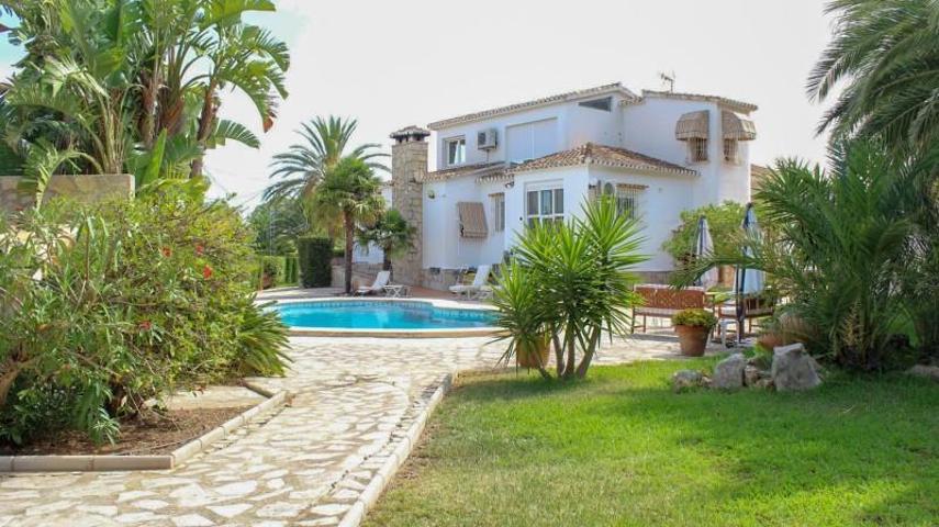 Chalet en venta en Denia, MON MITAD photo 0