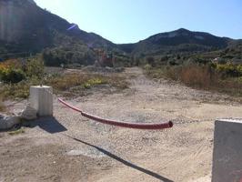 Terreno en venta en Llosa de Camacho photo 0