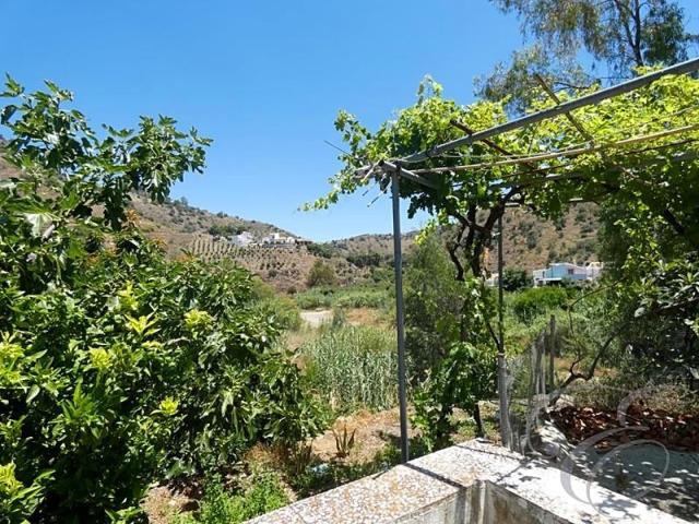 Casa con terreno en venta en Comares, Comares photo 0