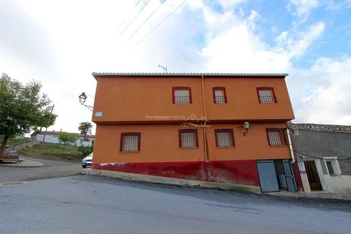 Casa con terreno en venta en María photo 0