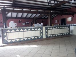 Local comercial en venta en Hinojosa del Duque photo 0