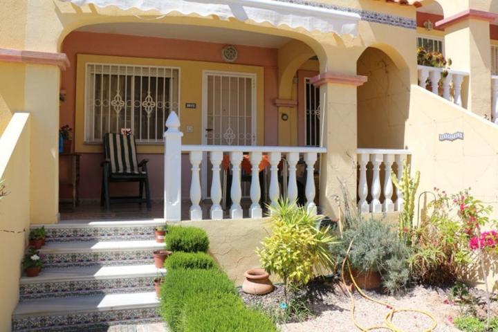 Bungalow en venta en Torrevieja photo 0