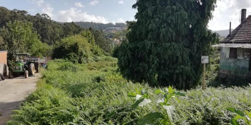 Casa con terreno en venta en Vigo photo 0