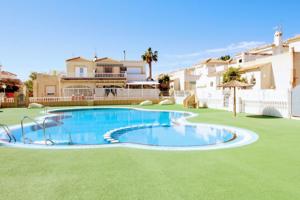 Bungalow en venta en Orihuela Costa photo 0