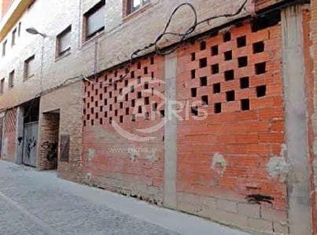 Local comercial en venta en Torrijos photo 0