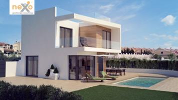 Chalet en venta en Orihuela Costa, La Zenia photo 0