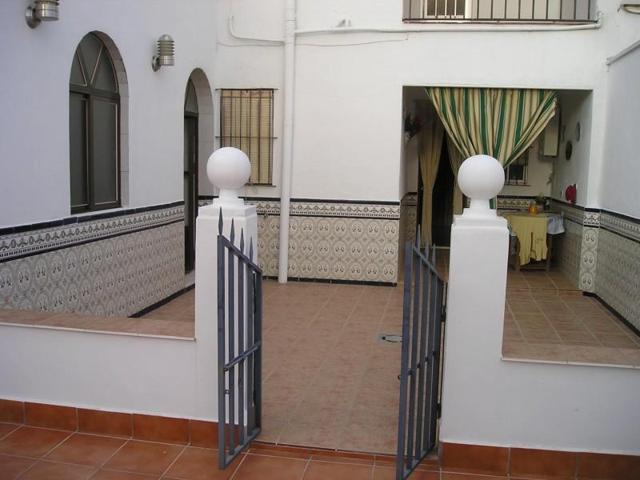 Chalet en venta en Medina de las Torres, Medina de lasTorres photo 0