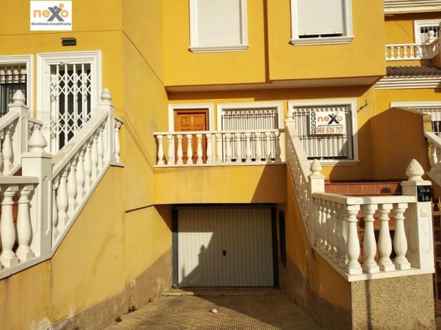 Duplex en venta en Redován, Avda. excma. diputación provincial de a photo 0